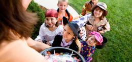 kids-trick-or-treating