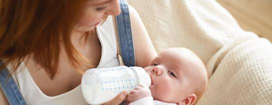 portrait-beautiful-mother-with-her-baby_844x400px